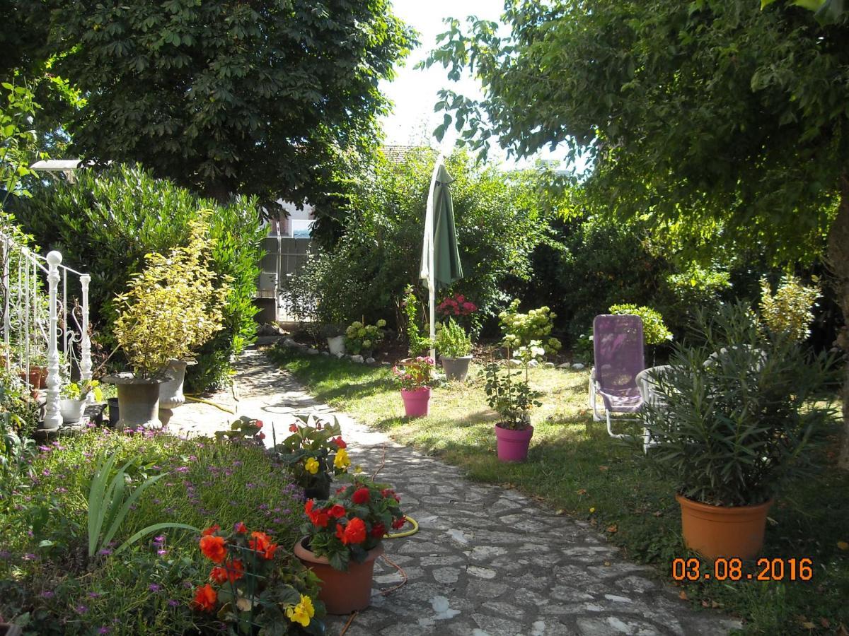 Maison De Retraite Vertaizon Exterior foto
